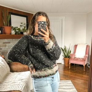 VINTAGE 90'S | Women's Large Charcoal Gray Floral Embroidered Crew Neck Sweater